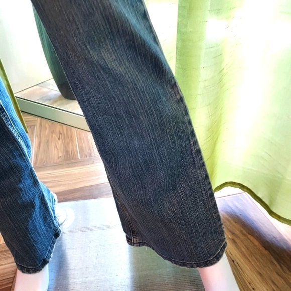 Marlow Vintage Originals: Embroidered Jeans: Made in Hong Kong. - Picture 9 of 16